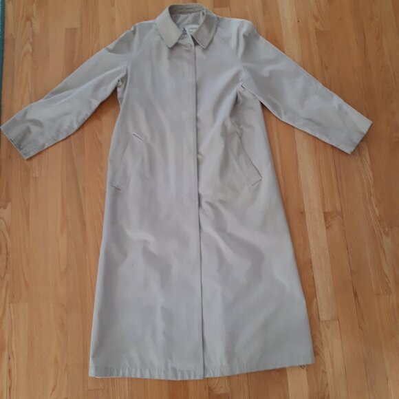 1980s London Fog Trench Rain Coat Size 8-M 45" Long - Picture 2 of 6